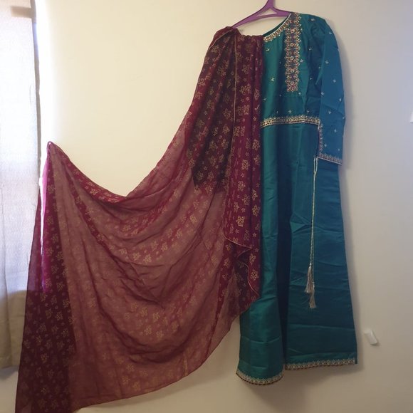 Green Kattan Silk - 3 PCS Ready to Wear Suit - Picture 10 of 14